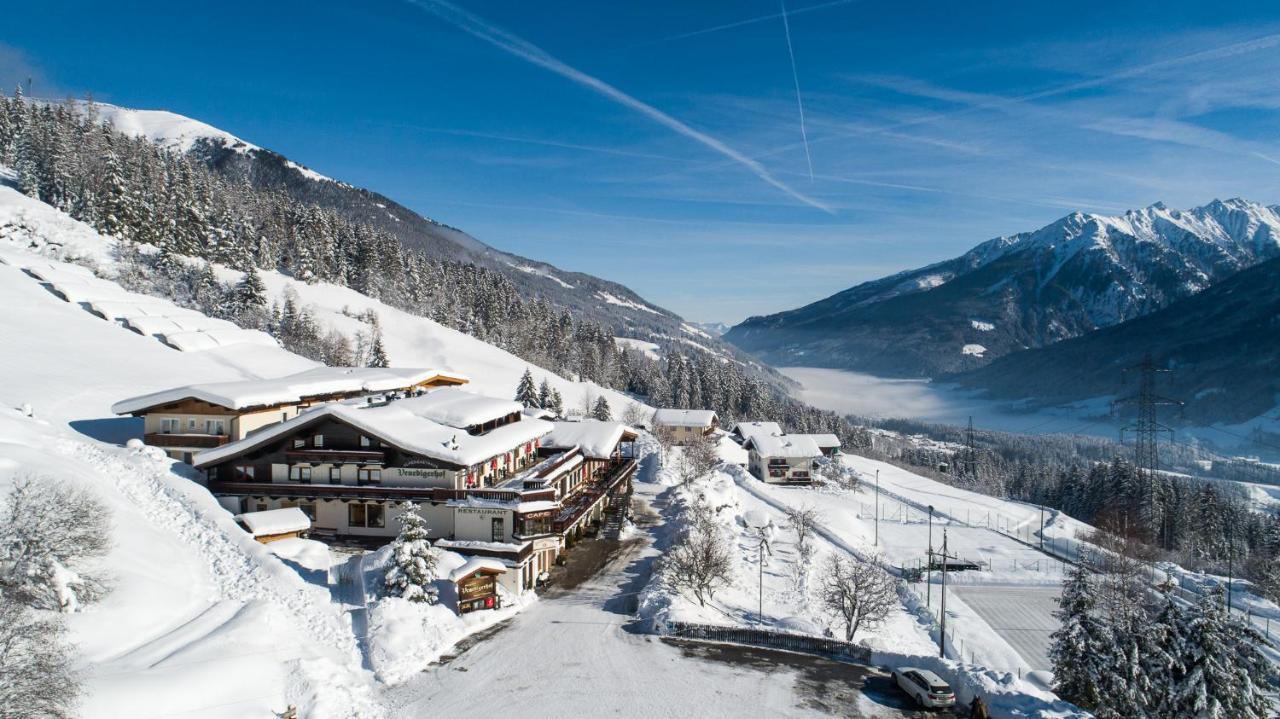 Jugend- Und Familienhotel Venedigerhof Neukirchen am Grossvenediger Exterior photo