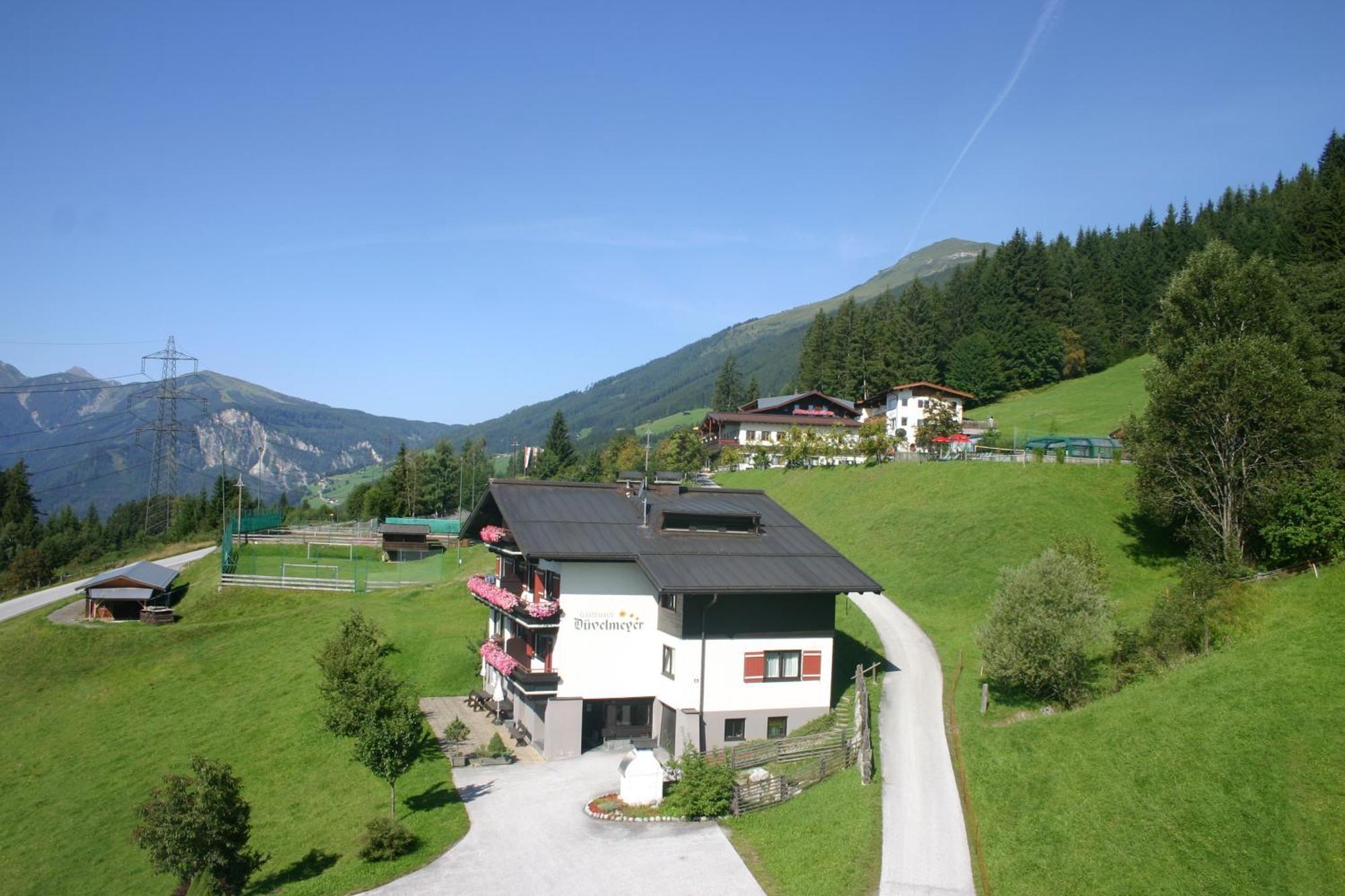 Jugend- Und Familienhotel Venedigerhof Neukirchen am Grossvenediger Exterior photo