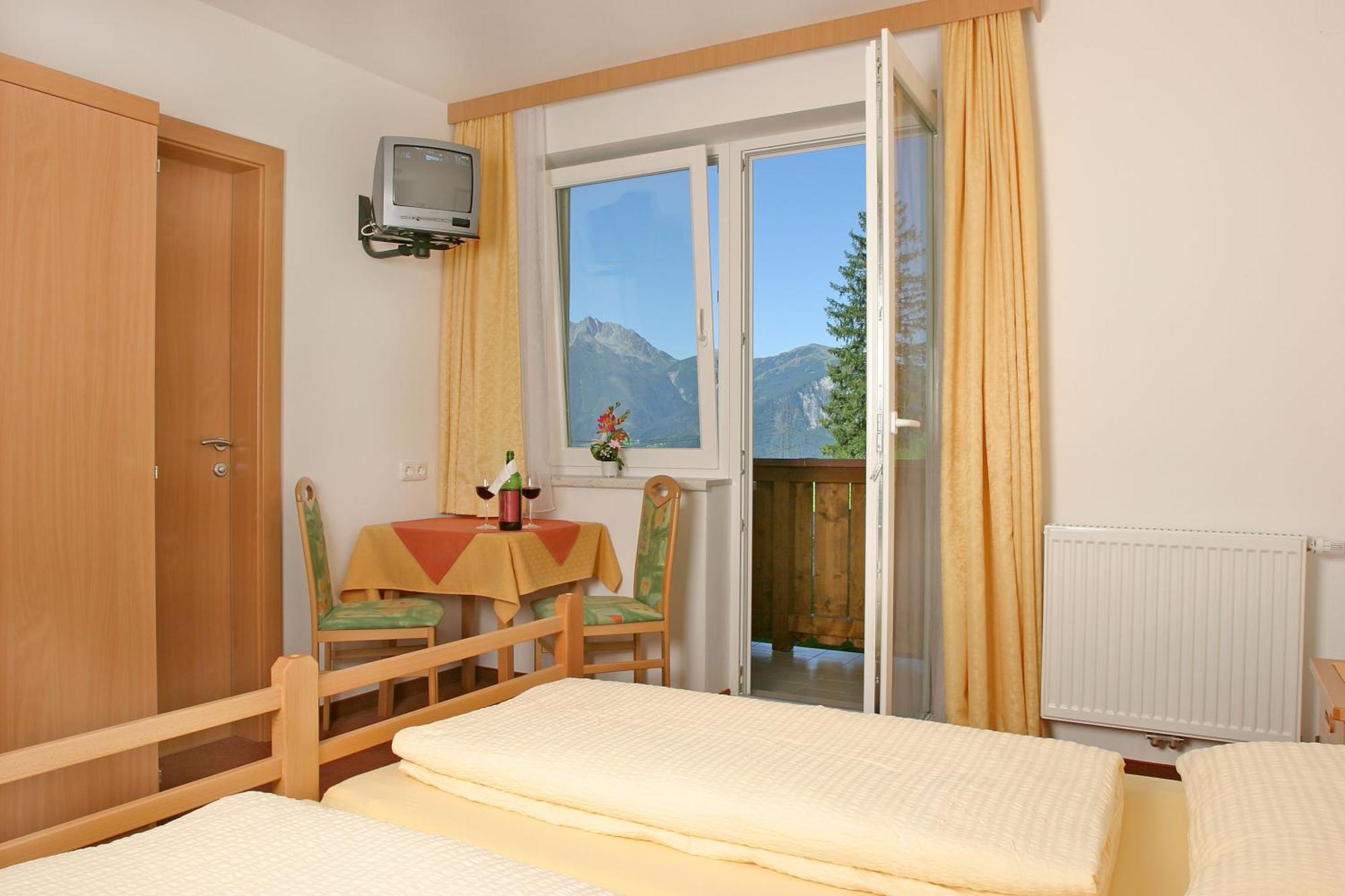 Jugend- Und Familienhotel Venedigerhof Neukirchen am Grossvenediger Exterior photo