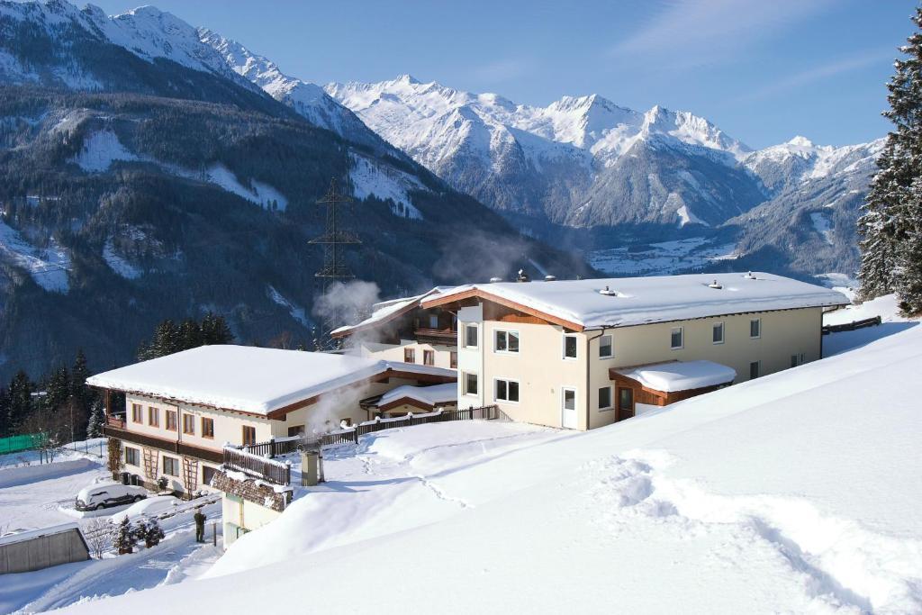 Jugend- Und Familienhotel Venedigerhof Neukirchen am Grossvenediger Exterior photo